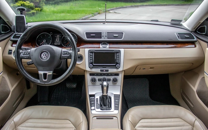 Volkswagen Passat cena 49900 przebieg: 196700, rok produkcji 2011 z Warszawa małe 596